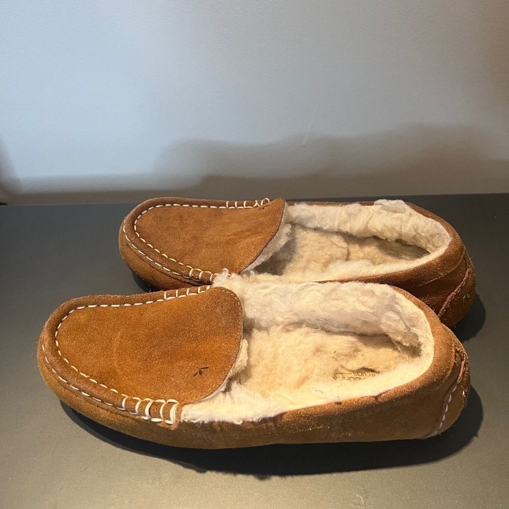 Koolaburra by Ugg slippers like new condition womens size 6